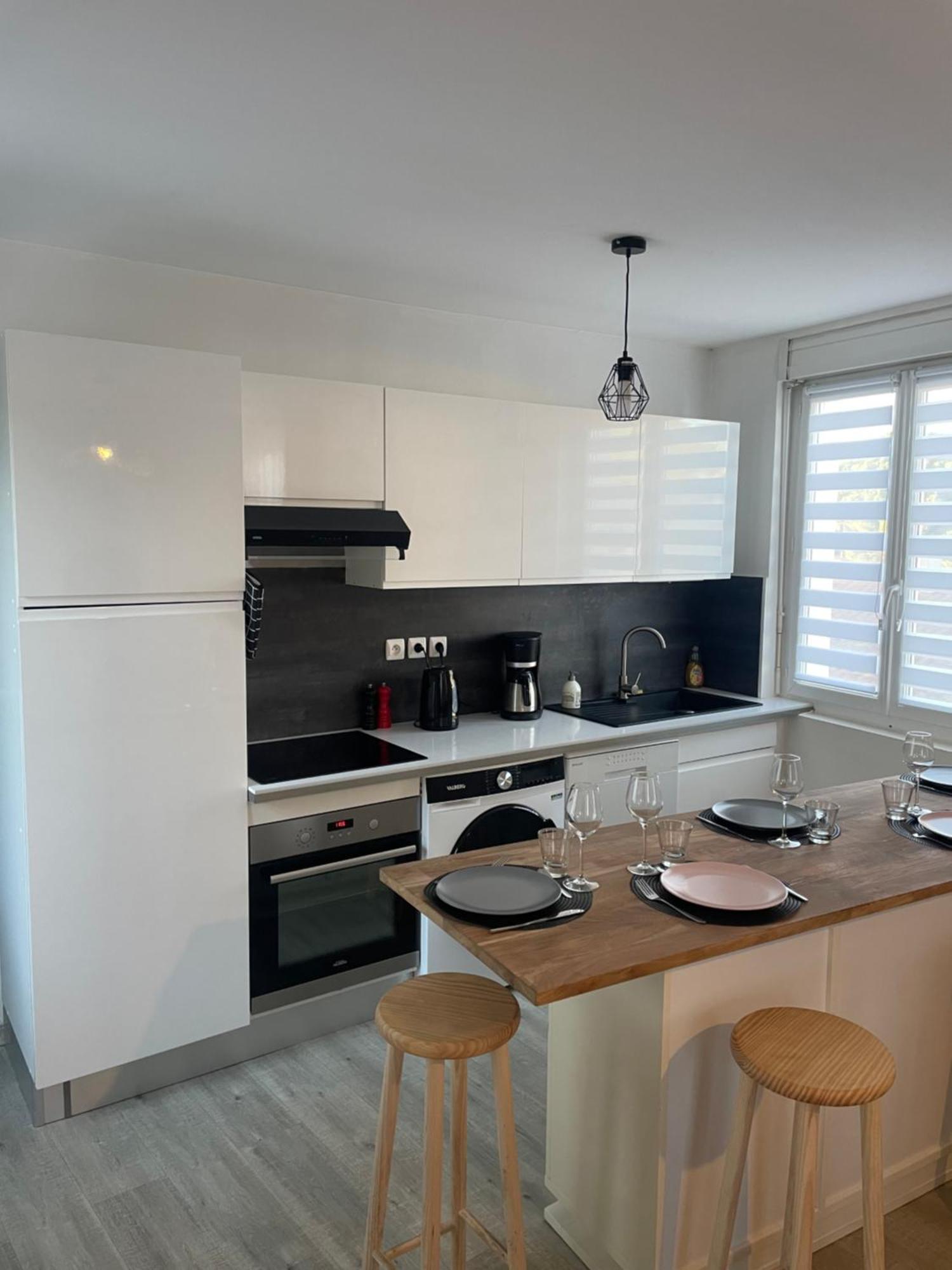 T4 Lumineux Proche Centre Ville Narbonne & Des Grands Buffets Luaran gambar